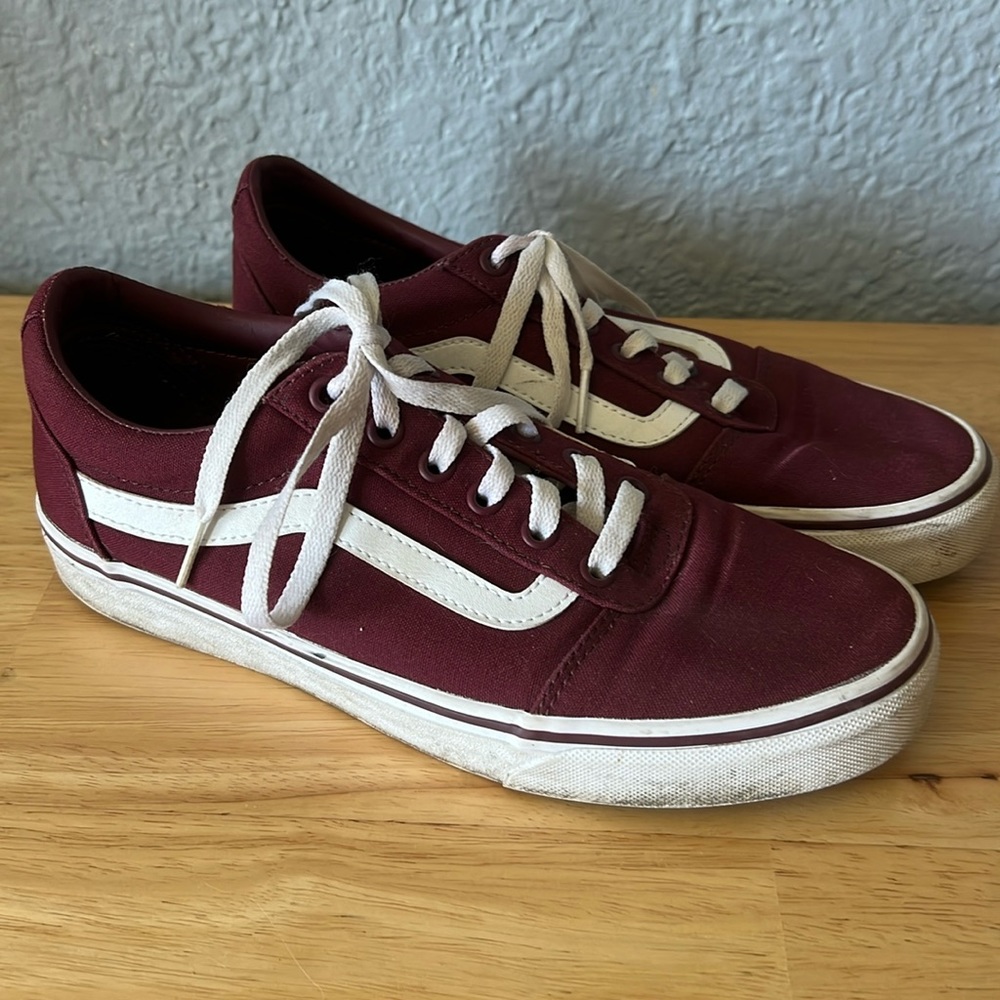 Women’s Vans size 9 maroon